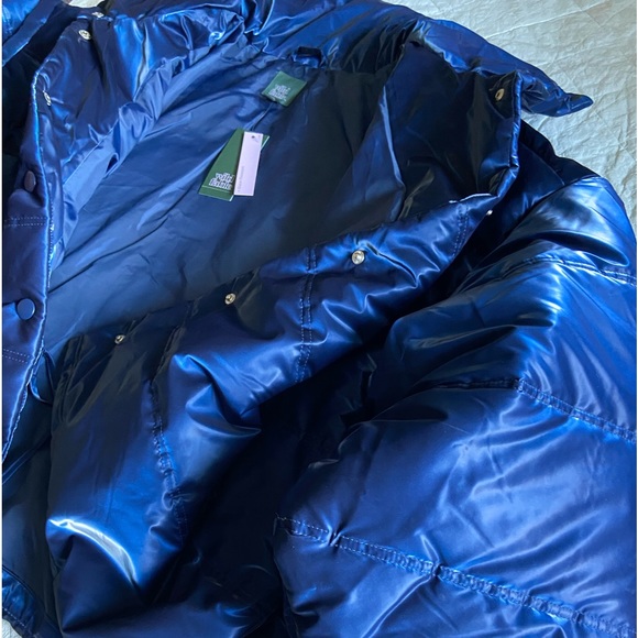 Brand new oversized puffer jacket. - Picture 2 of 5
